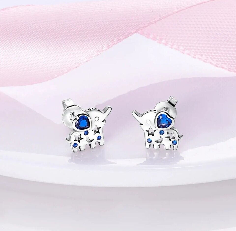 Stud Earrings Elephant With Heart Blue Zirconia
