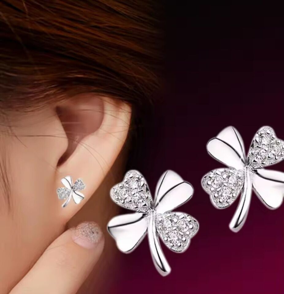 Sparkling Zirconia Lucky Clover Stud Earring