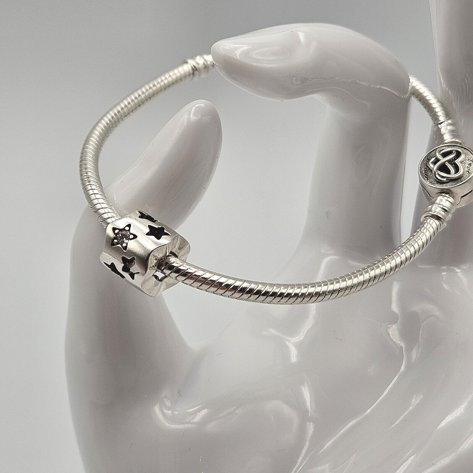 Stars with Zirkonia Charm