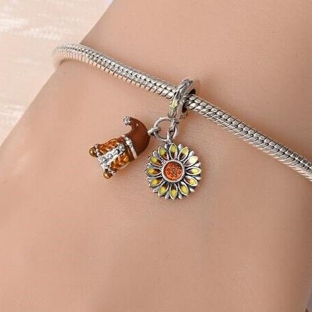 Gnome & Daisy Flower Dangle Charm