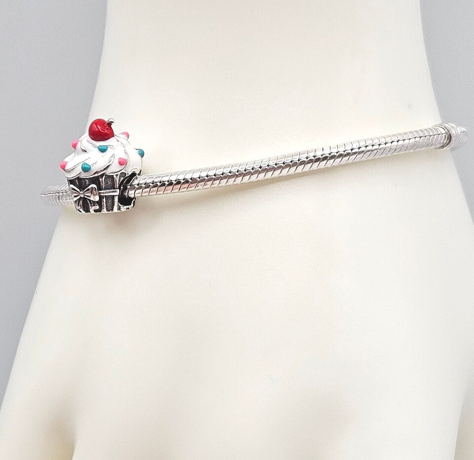 Cupcake Muffin Charm
