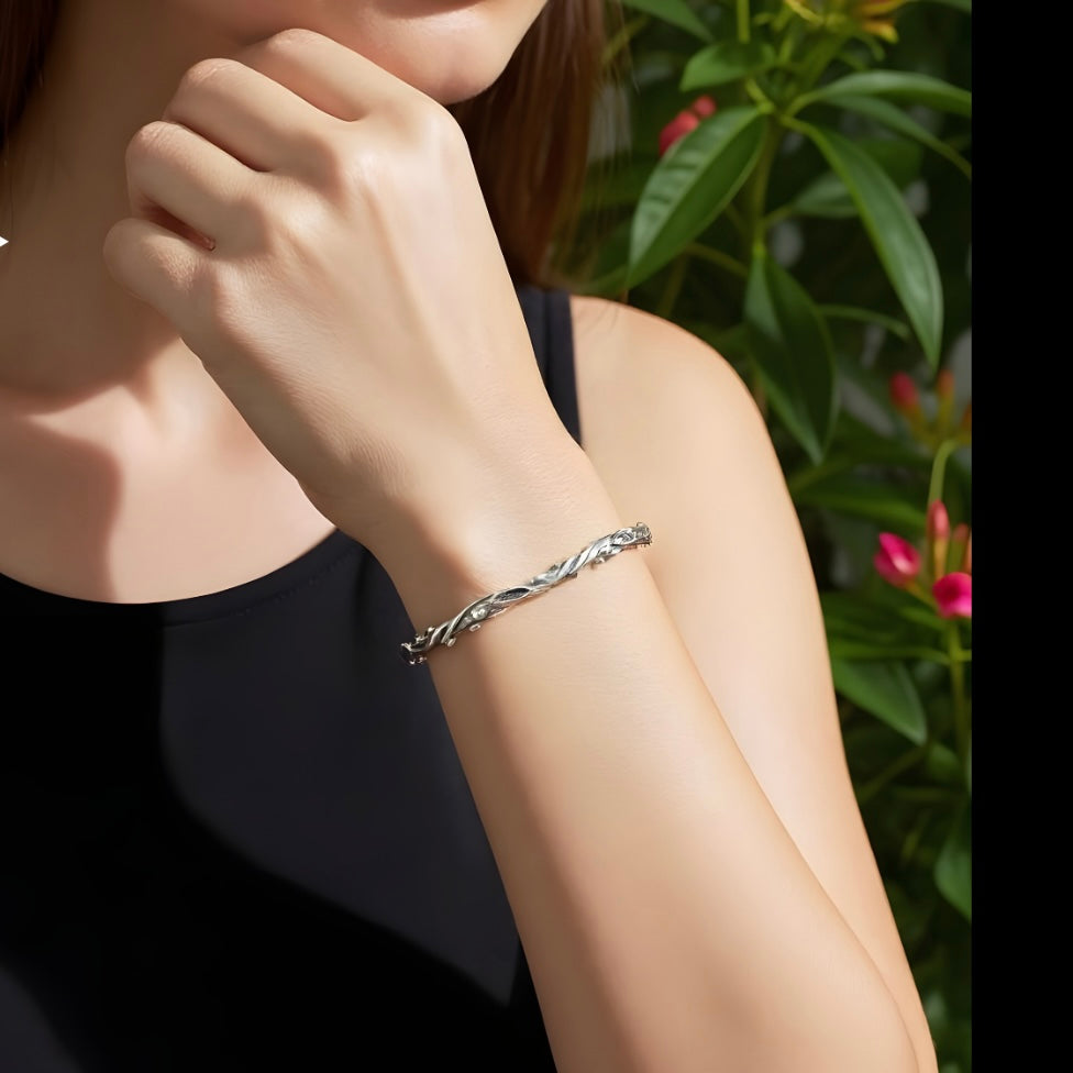 Silver Bracelet with Rose Ends