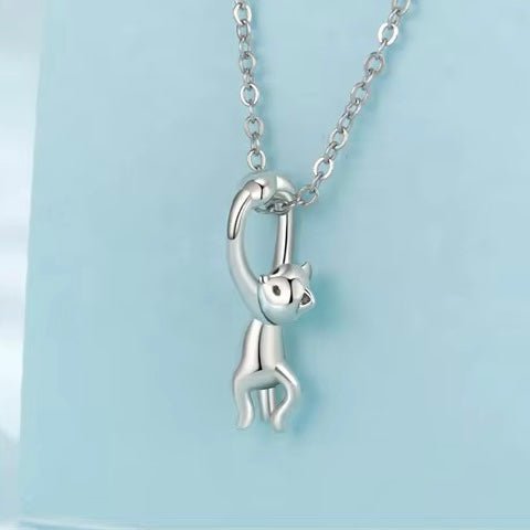 Cat Hugging a Bracelet Charm - bellissi