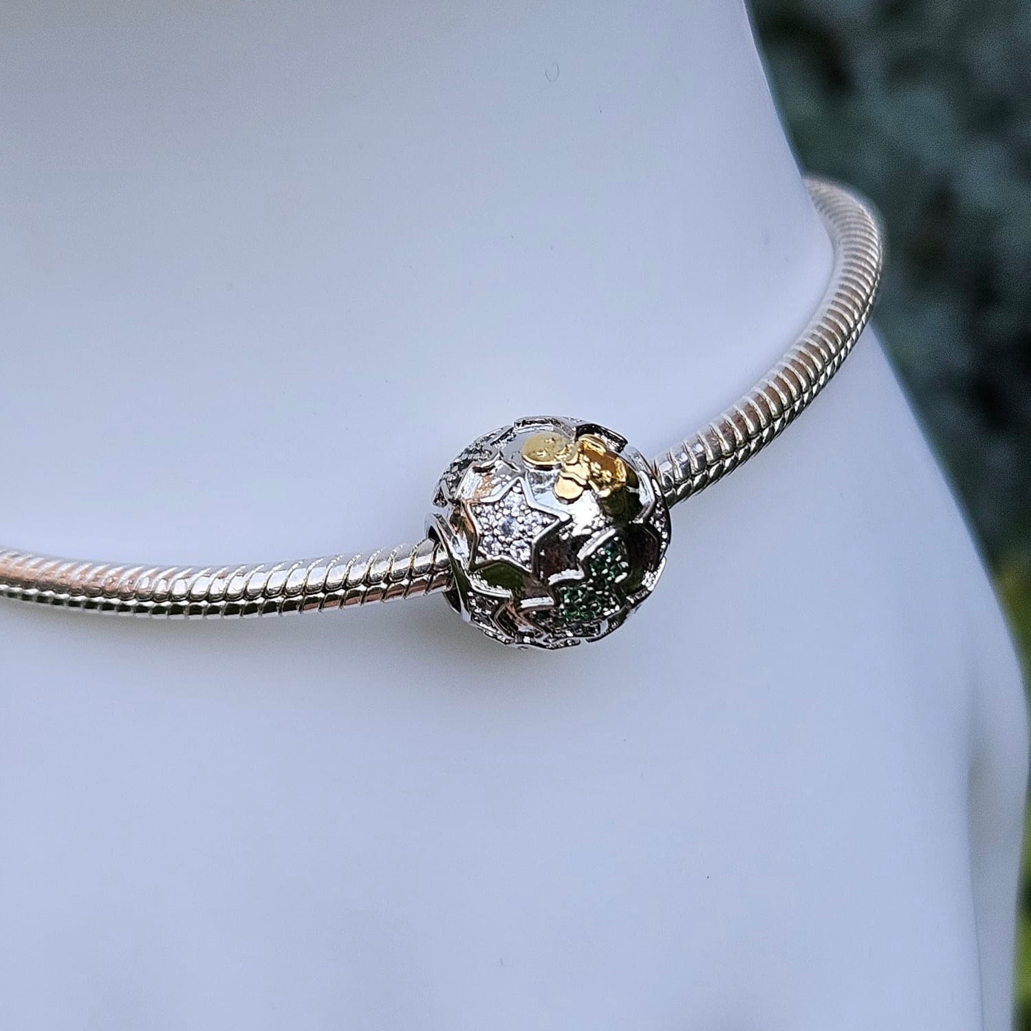 Christmas Embrace Charm - bellissi