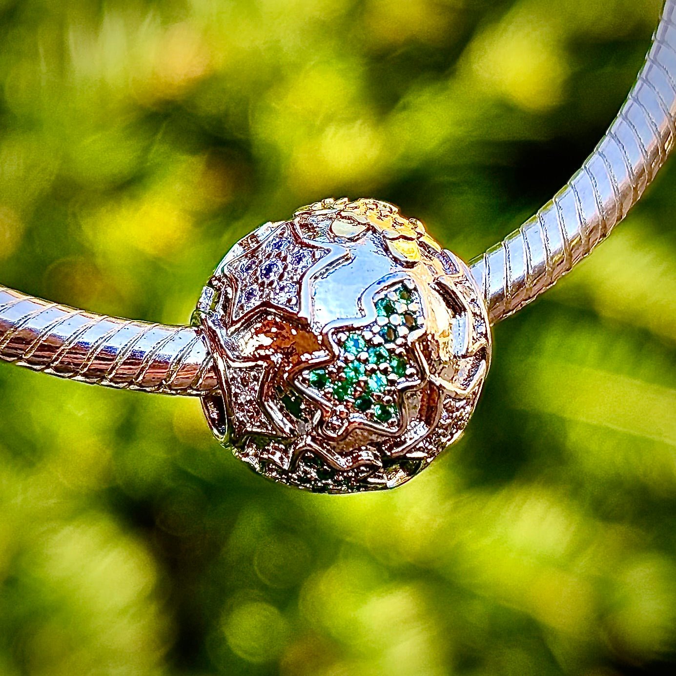 Christmas Embrace Charm - bellissi