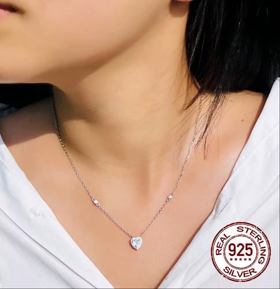 Cubic Zirconia Sparkling Heart Necklace - bellissi