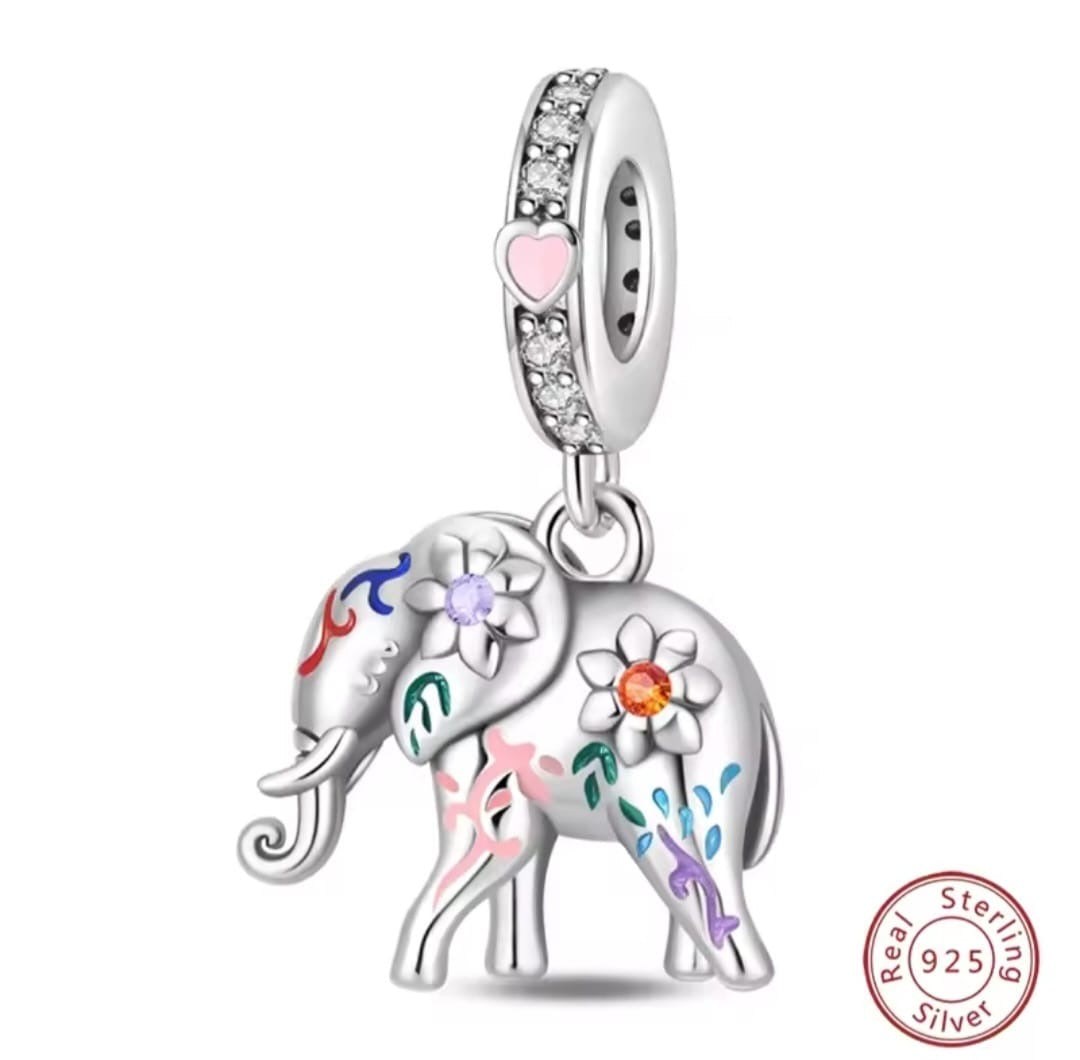 Lucky Elephant Charm whit Flowers