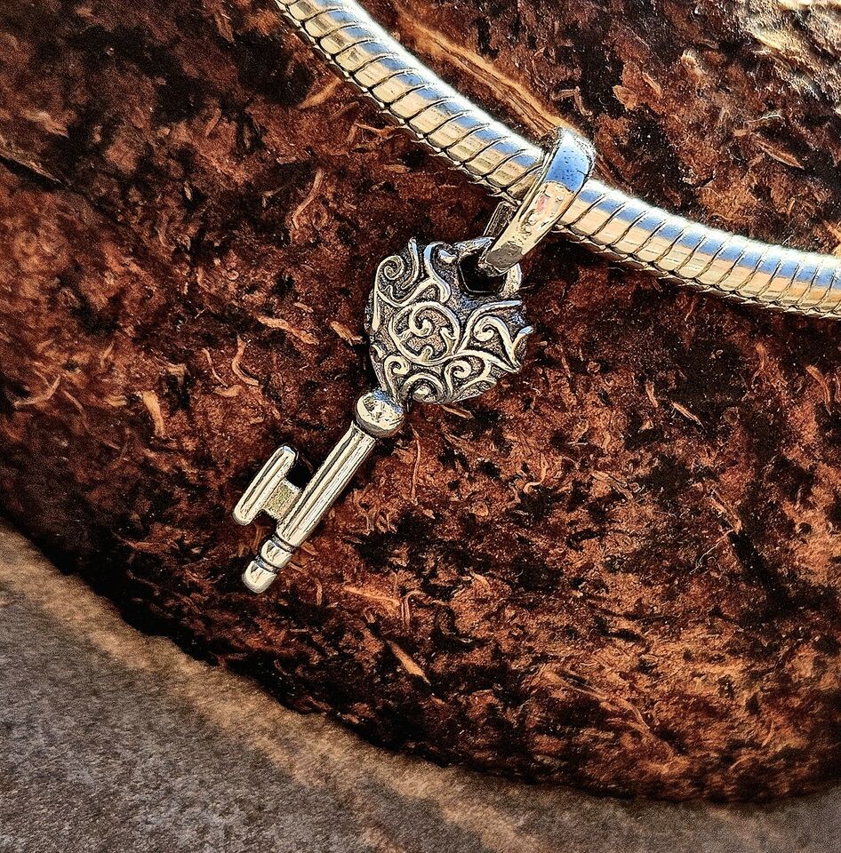 Key To Heart Dangle Charm - bellissi
