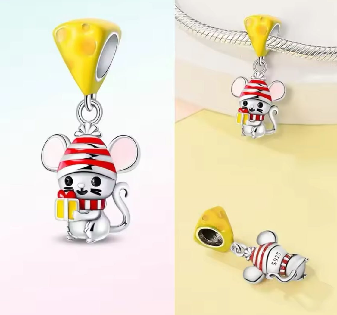 Mouse With Gift & Cheese Dangle Charm - bellissi