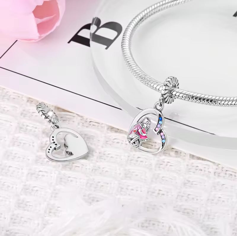 Mum & Daughter Hugging Dangle Charm - bellissi