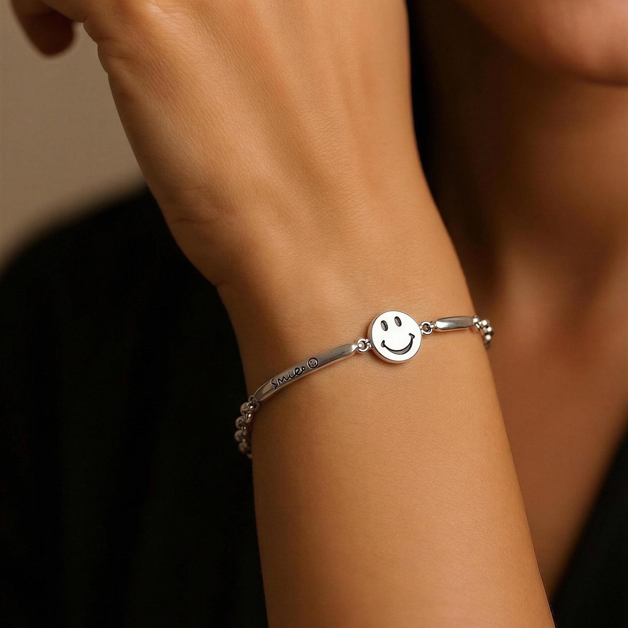 Silver Happy Smiley Bracelet – Feel Good Energy - bellissi
