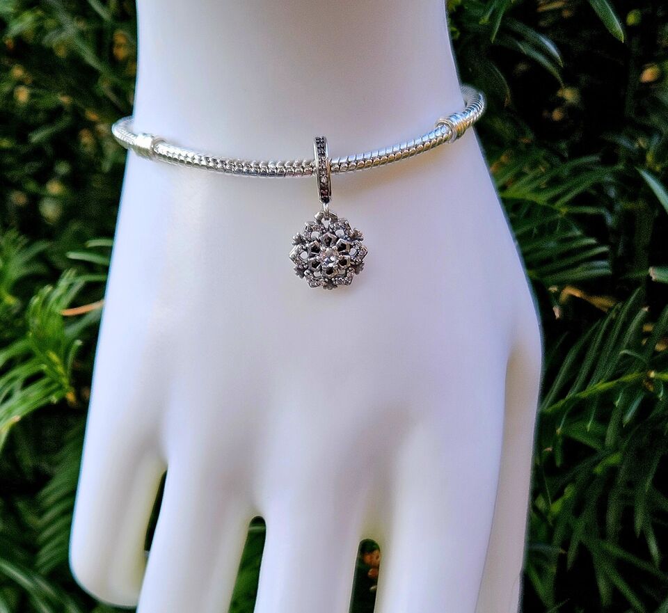Snowflake Dangle Charm - bellissi