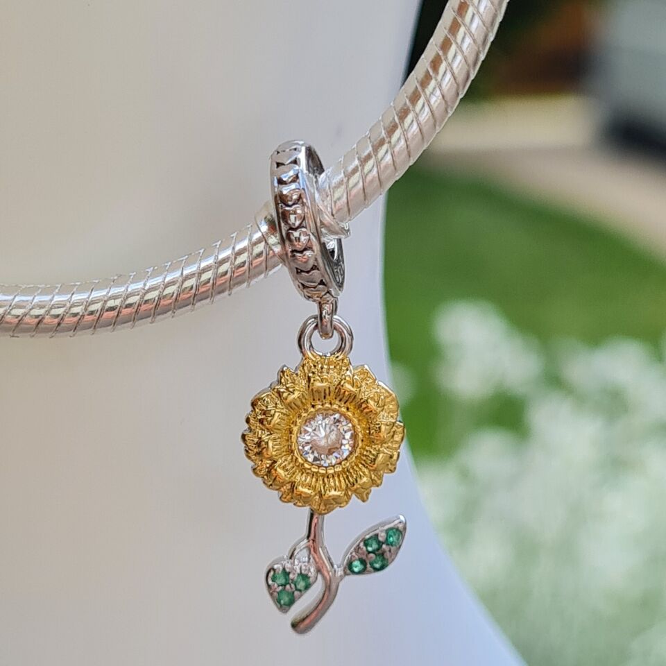 Sunflower with Cubic Zirconia Charm - bellissi