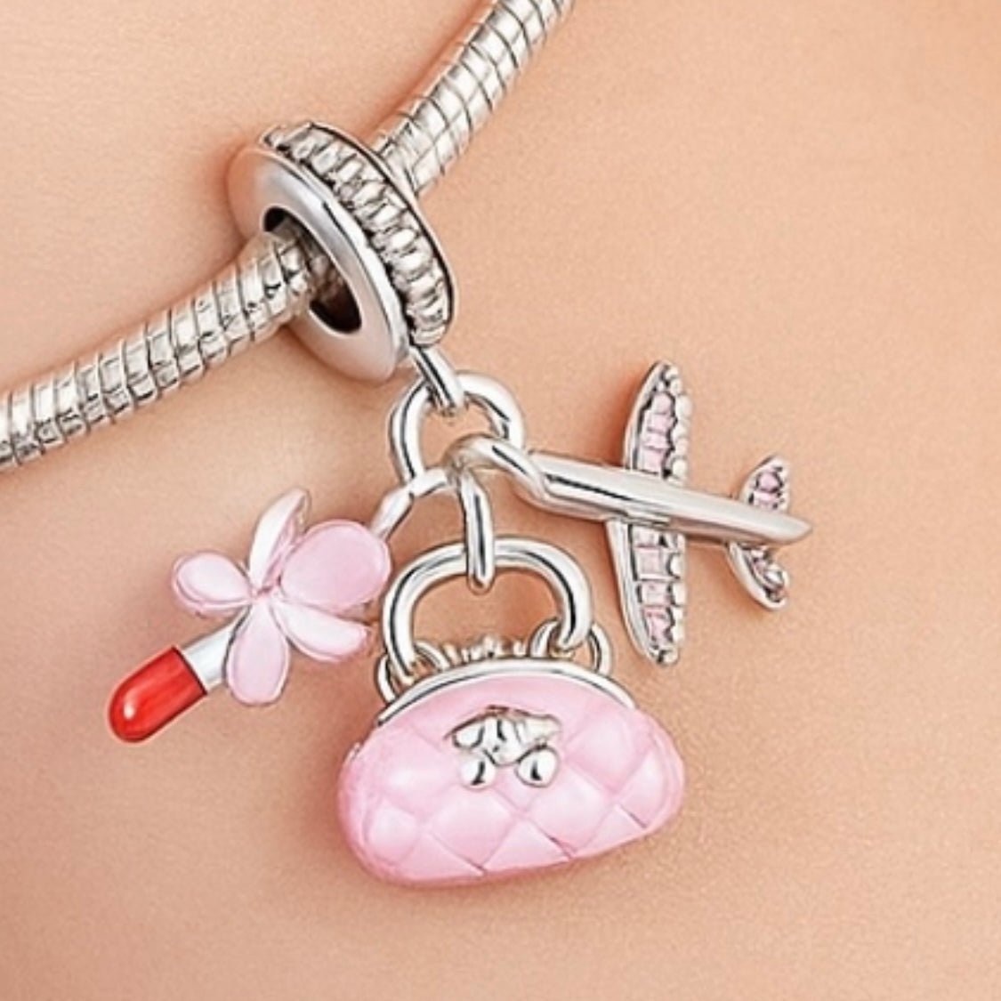 Travel & Glam Charm - bellissi