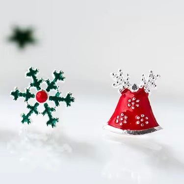 Winter Magic Silver Stud Earrings - bellissi