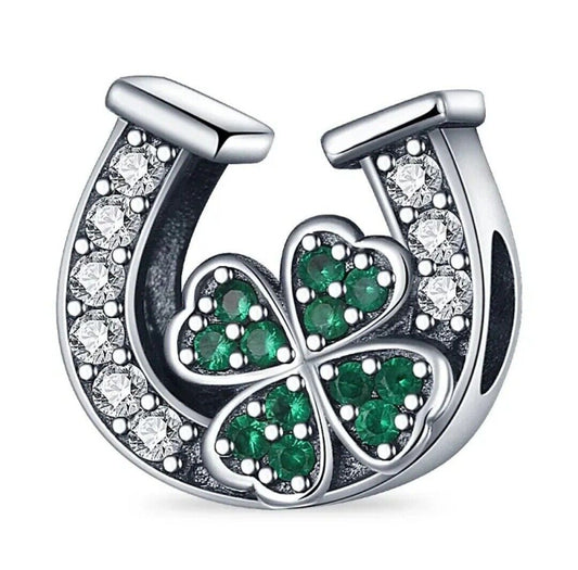 Heart Clover Green in Horseshoe L Charm