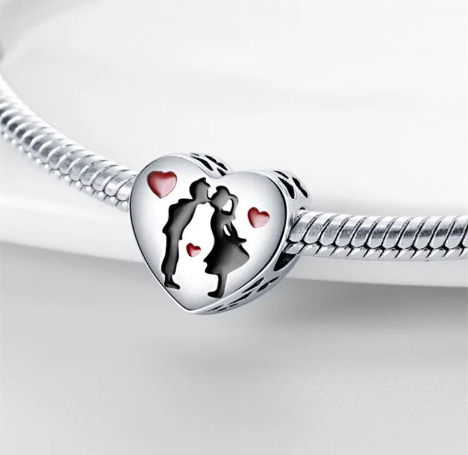 Kissing Couple Love Heart Gift Charm