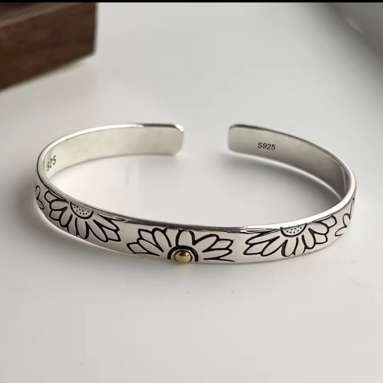 Silver Daisy Bracelet