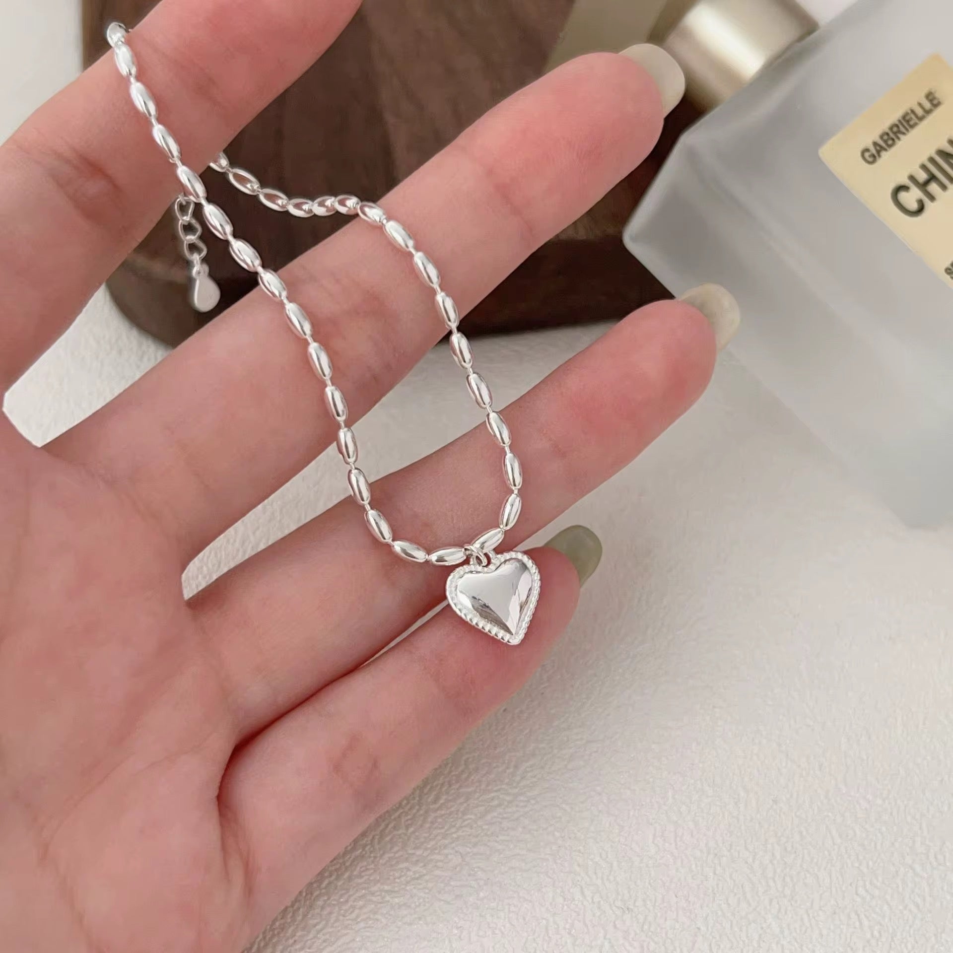 Minimalist heart bracelet delicate chain jewelry romantic charm bracelet for women elegant everyday wear