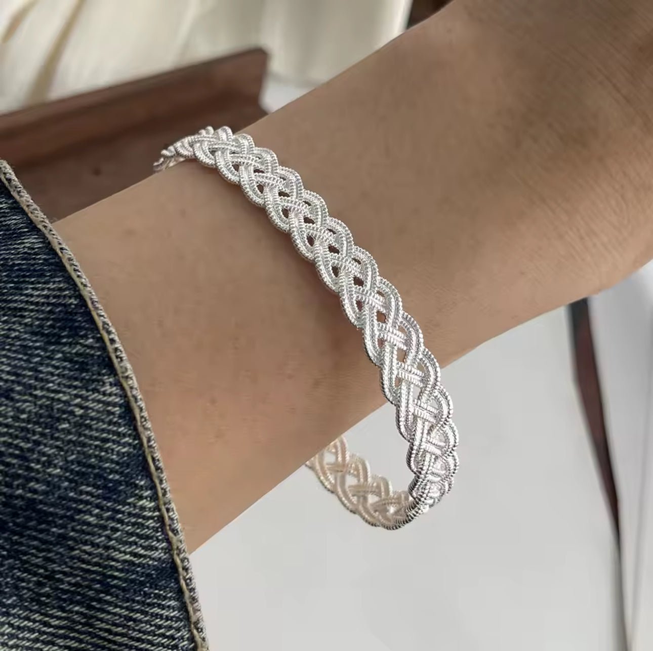 Celtic knot - style silver bracelet - bellissi