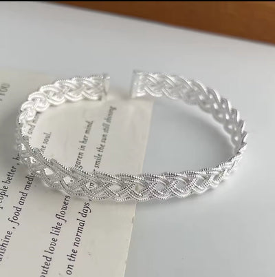 Celtic knot - style silver bracelet - bellissi