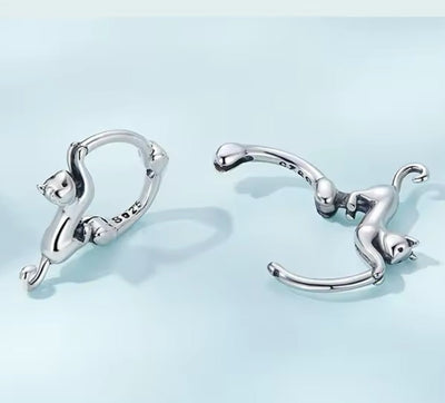 Climbing Cat Earrings - bellissi