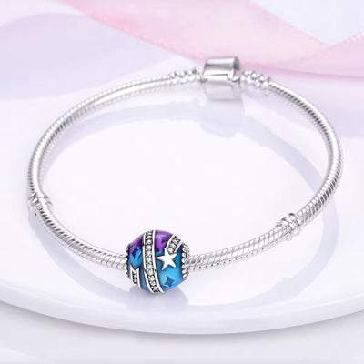 Comet around the Earth Charm - bellissi