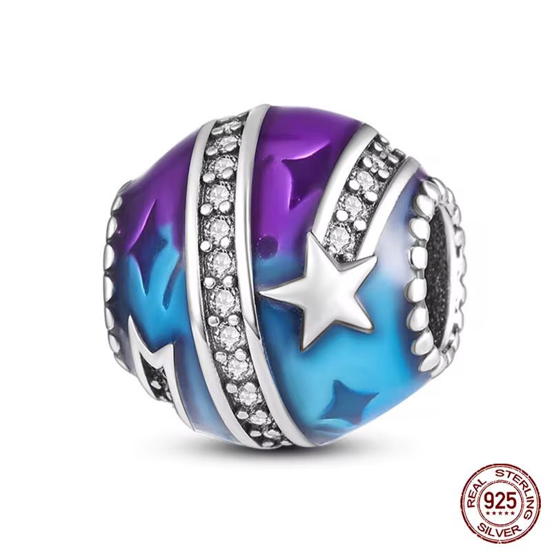 Comet around the Earth Charm - bellissi