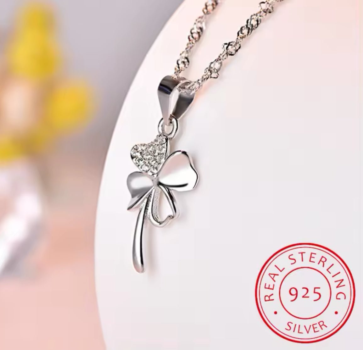 Cute Clover Necklace - bellissi