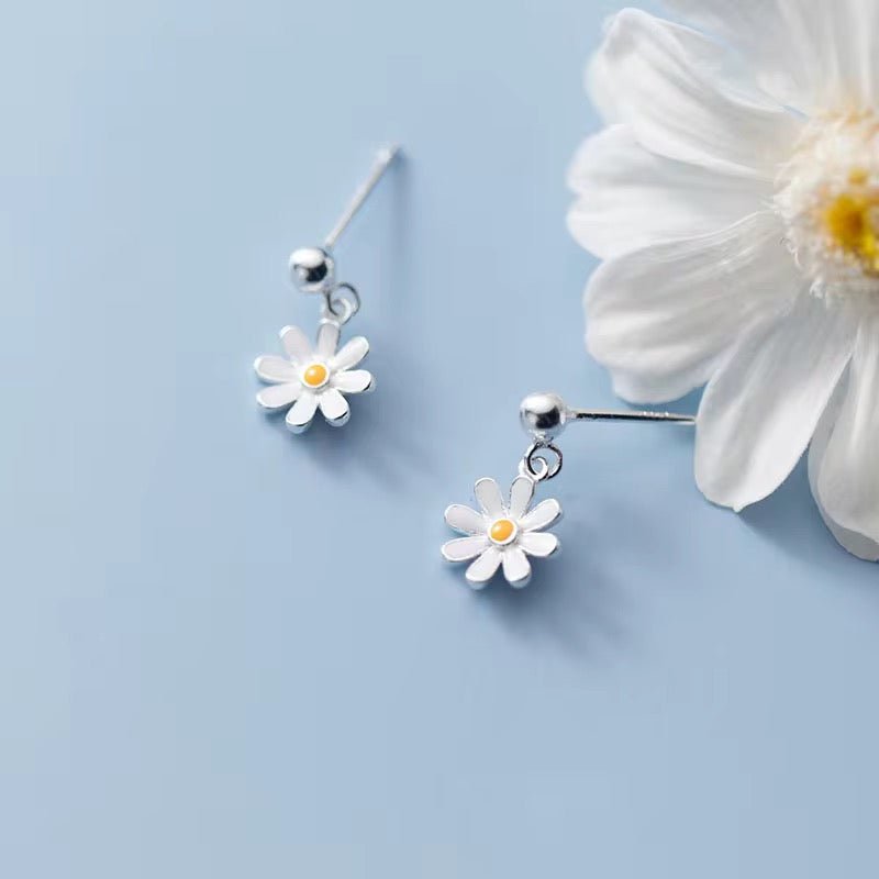Daisy Stud Earrings - bellissi