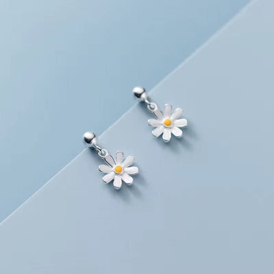Daisy Stud Earrings - bellissi