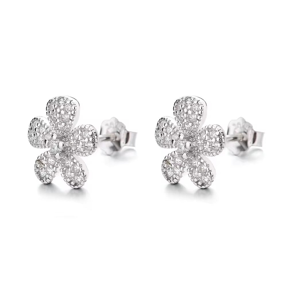 Floral Stud Earrings - bellissi