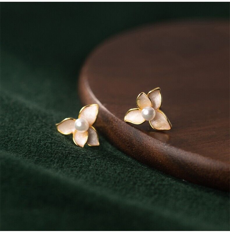 Flower With Pearl Stud Earrings - bellissi