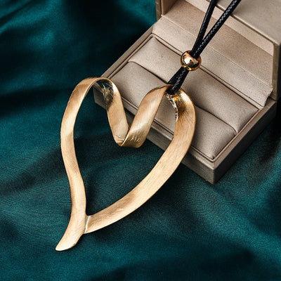 Heart Pendant Long Necklace - bellissi