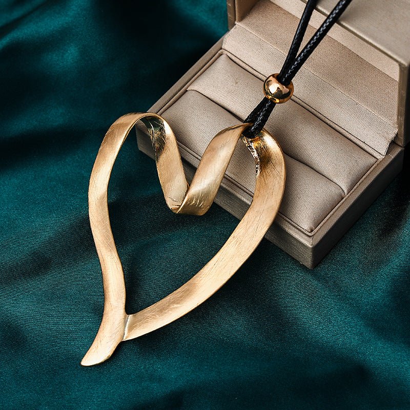Heart Pendant Long Necklace - bellissi