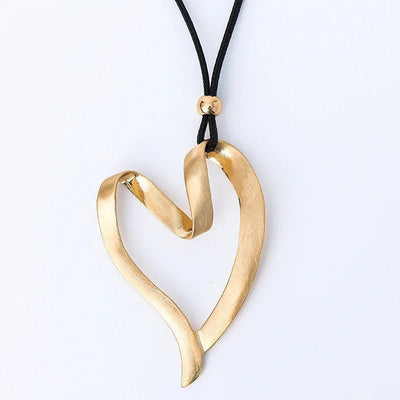 Heart Pendant Long Necklace - bellissi