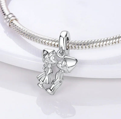 Kissing Couple Love Dangle Charm - bellissi