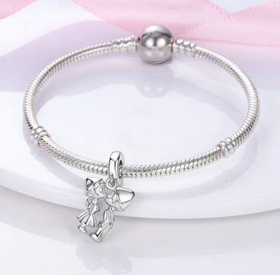 Kissing Couple Love Dangle Charm - bellissi