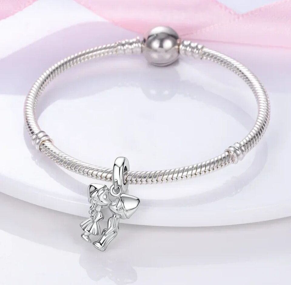 Kissing Couple Love Dangle Charm - bellissi