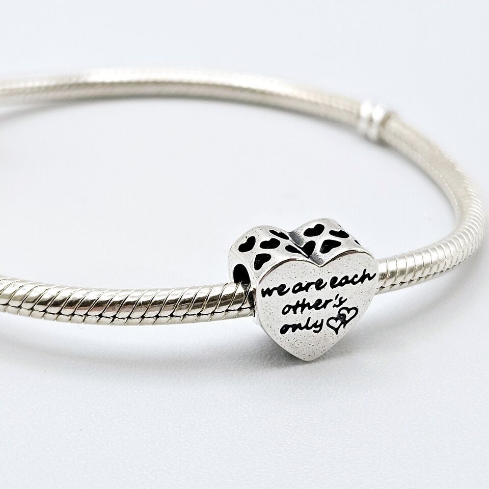 Kissing Couple Love Heart Gift Charm - bellissi
