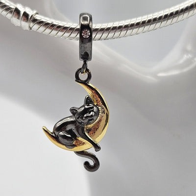 Lucky Cat On The Moon Silver Charm - bellissi