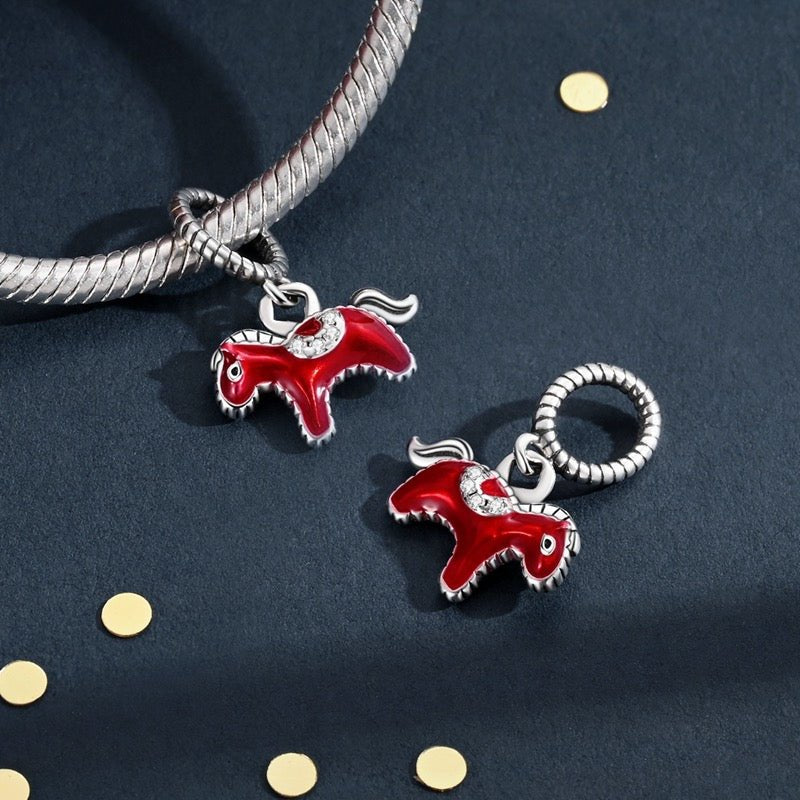 Lucky Red Pony Charm - bellissi