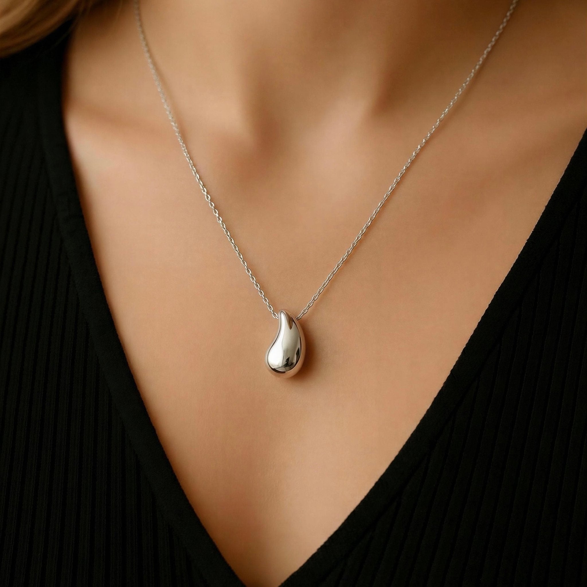 Minimalist Teardrop Necklace - bellissi