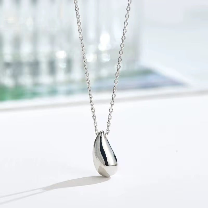 Minimalist Teardrop Necklace - bellissi