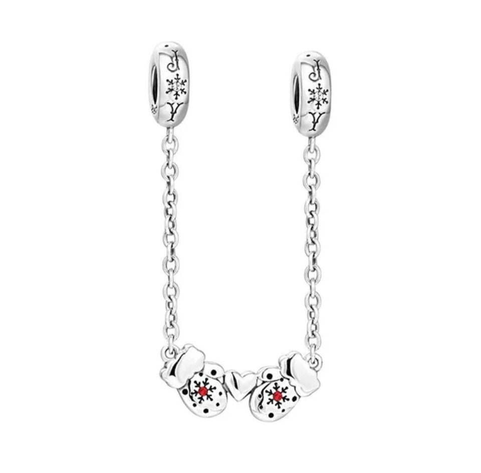 Red Gloves With Snowflake Safety Chain - bellissi