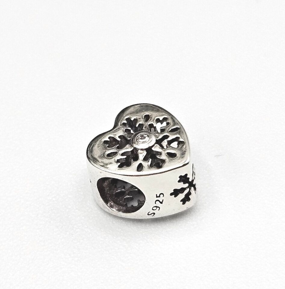 Snowflake Heart Charm - bellissi