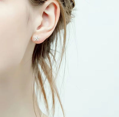 Sparkling Snowflakes Stud Earrings - bellissi