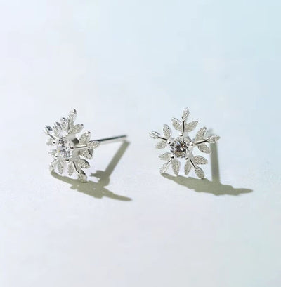 Sparkling Snowflakes Stud Earrings - bellissi