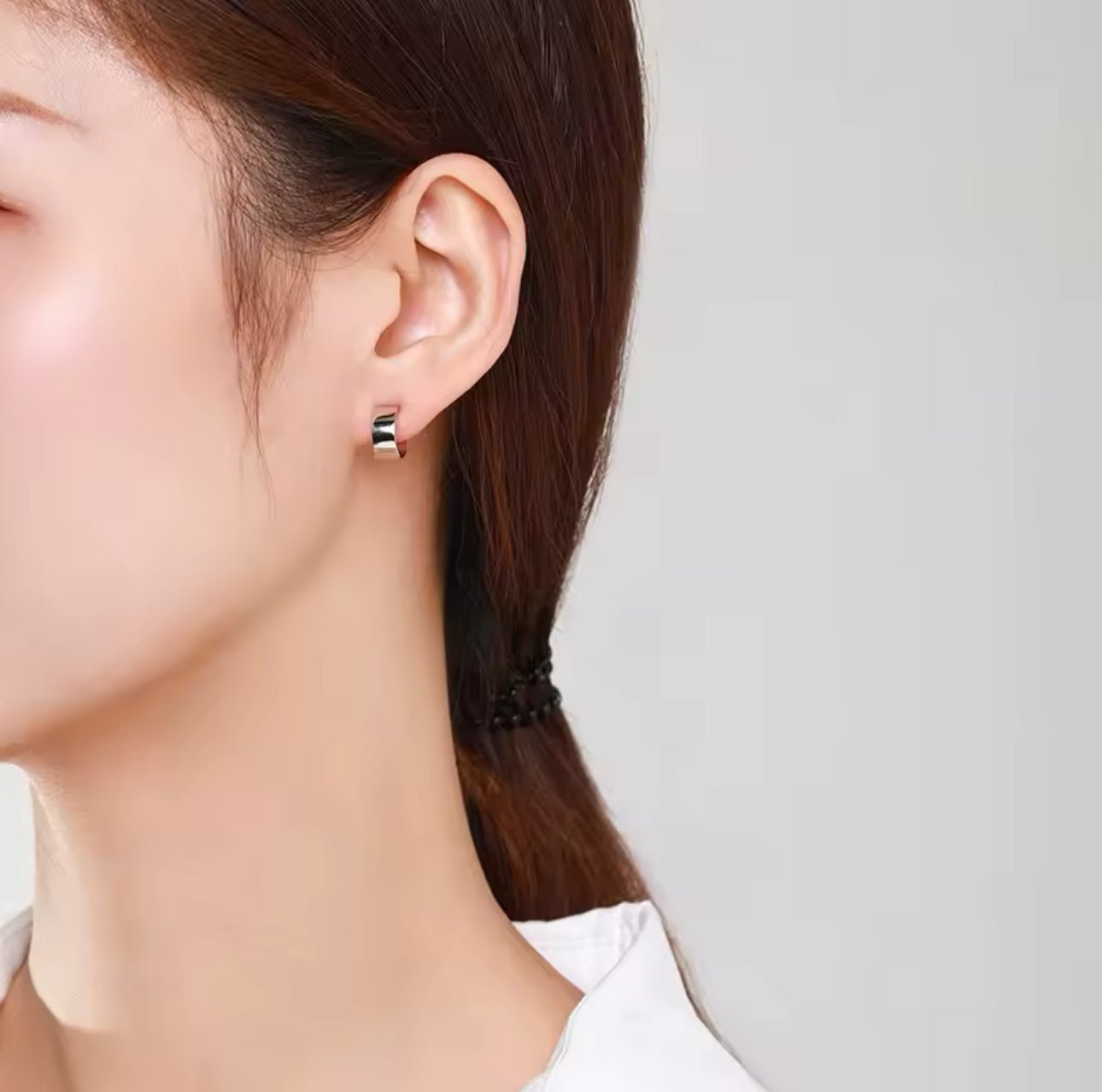 Sterling Silver Simple Eastatic Stud Earrings - bellissi
