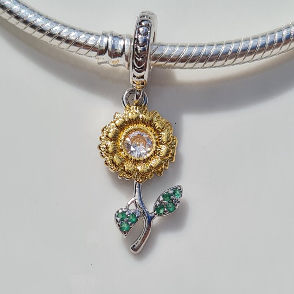 Sunflower with Cubic Zirconia Charm - bellissi